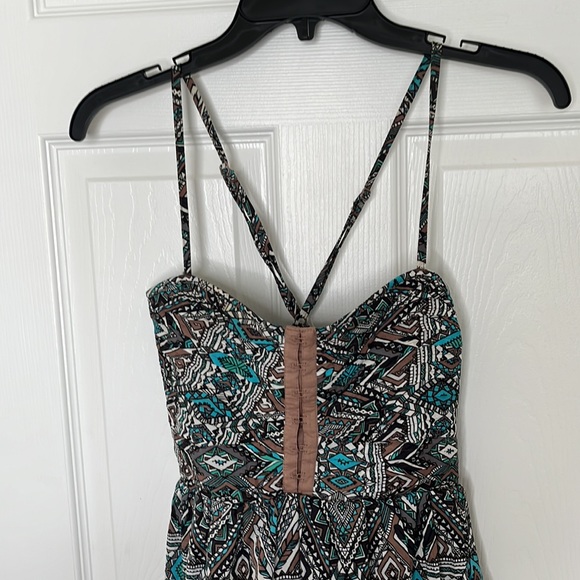 Printed cross back dress - Picture 3 of 5